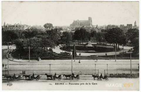 Panorama pris de la gare (Reims)